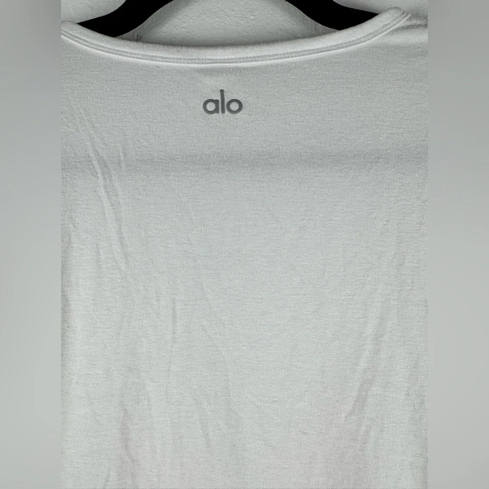 ALO Yoga Cover Tank Size Small $58 White - Picture 9 of 11